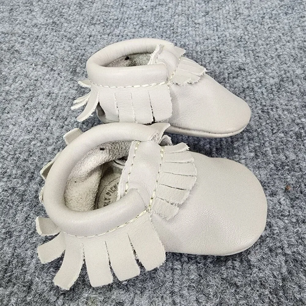 Freshly Picked Baby City Moccasins size 0 Boho Fringe 100% Leather Gray‎